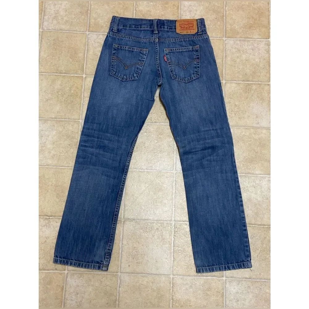 Vintage Levi’s 513 Boys Jeans size W25XL25
Unisex